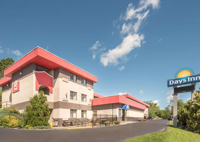 Days Inn By Wyndham Duluth Lakewalk