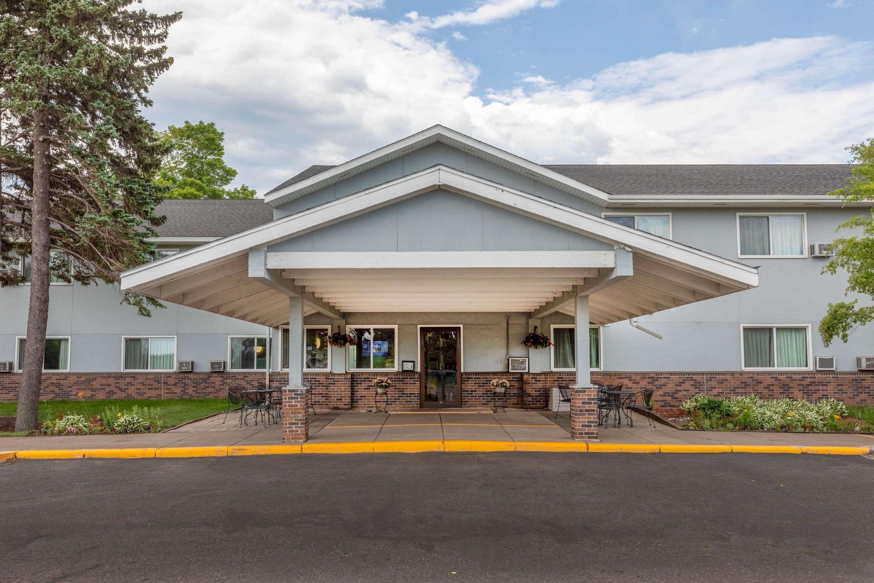 Super 8 By Wyndham Hotel