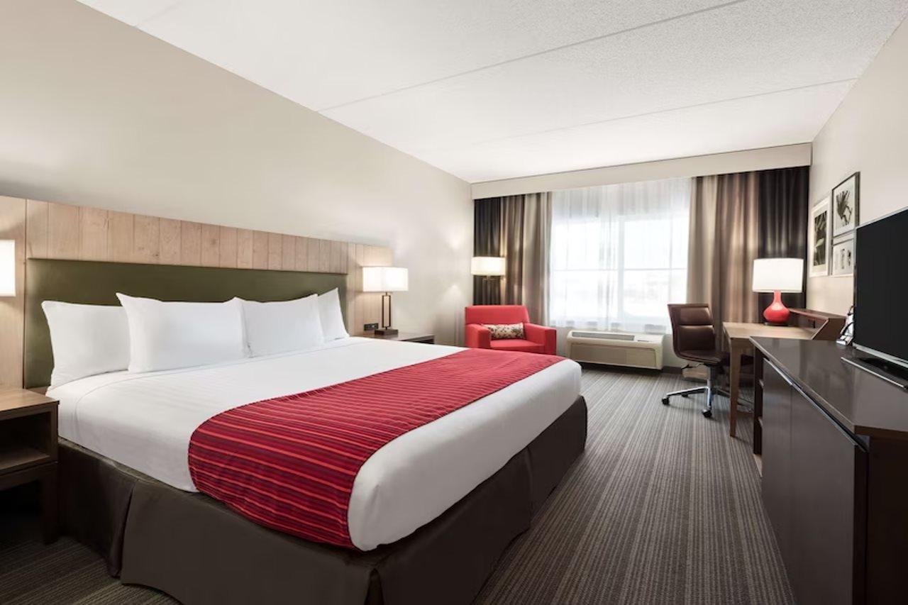 Hotel Country & By Radisson, North, Mn