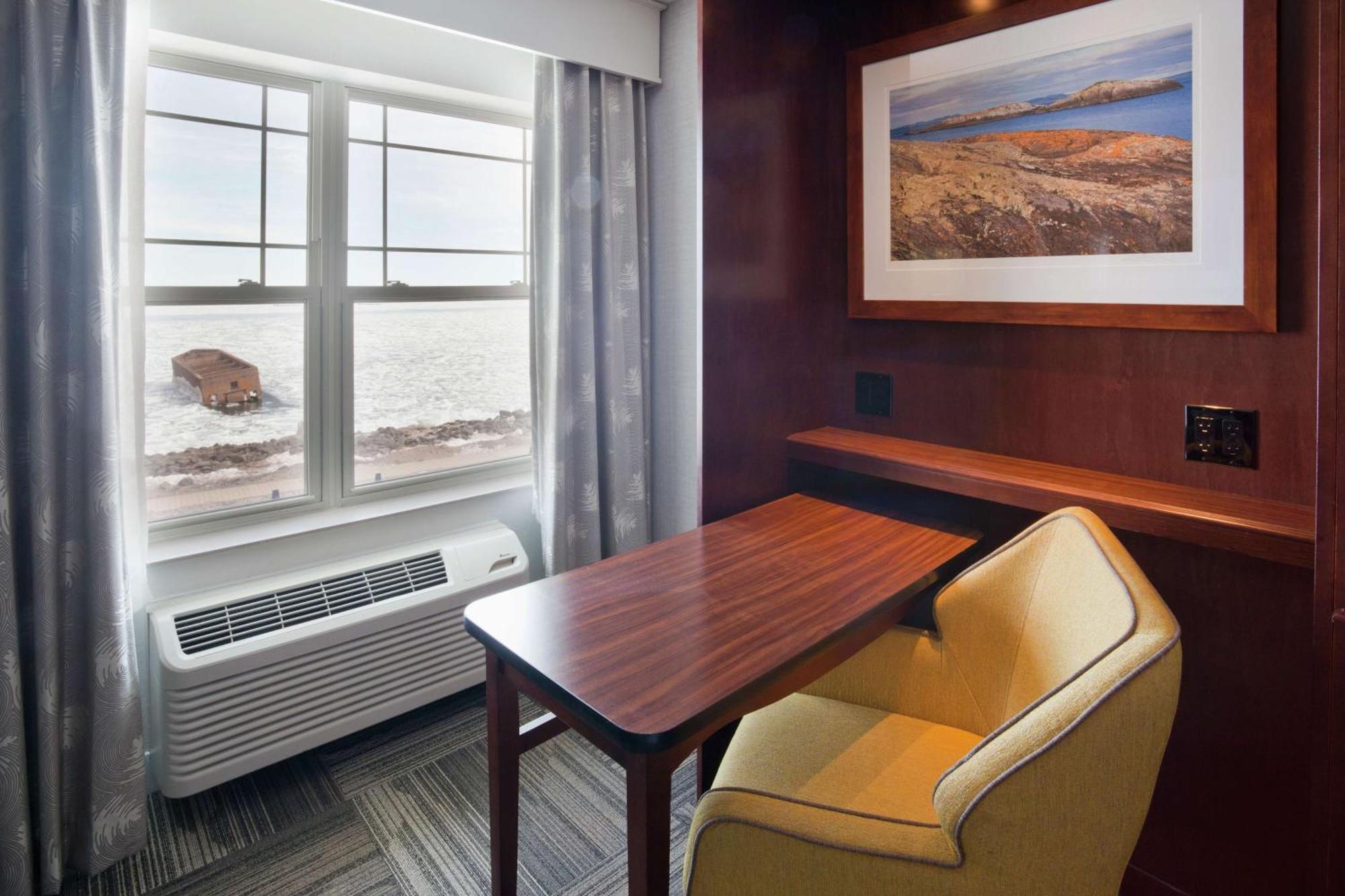 Hampton Duluth-canal Park Hotel