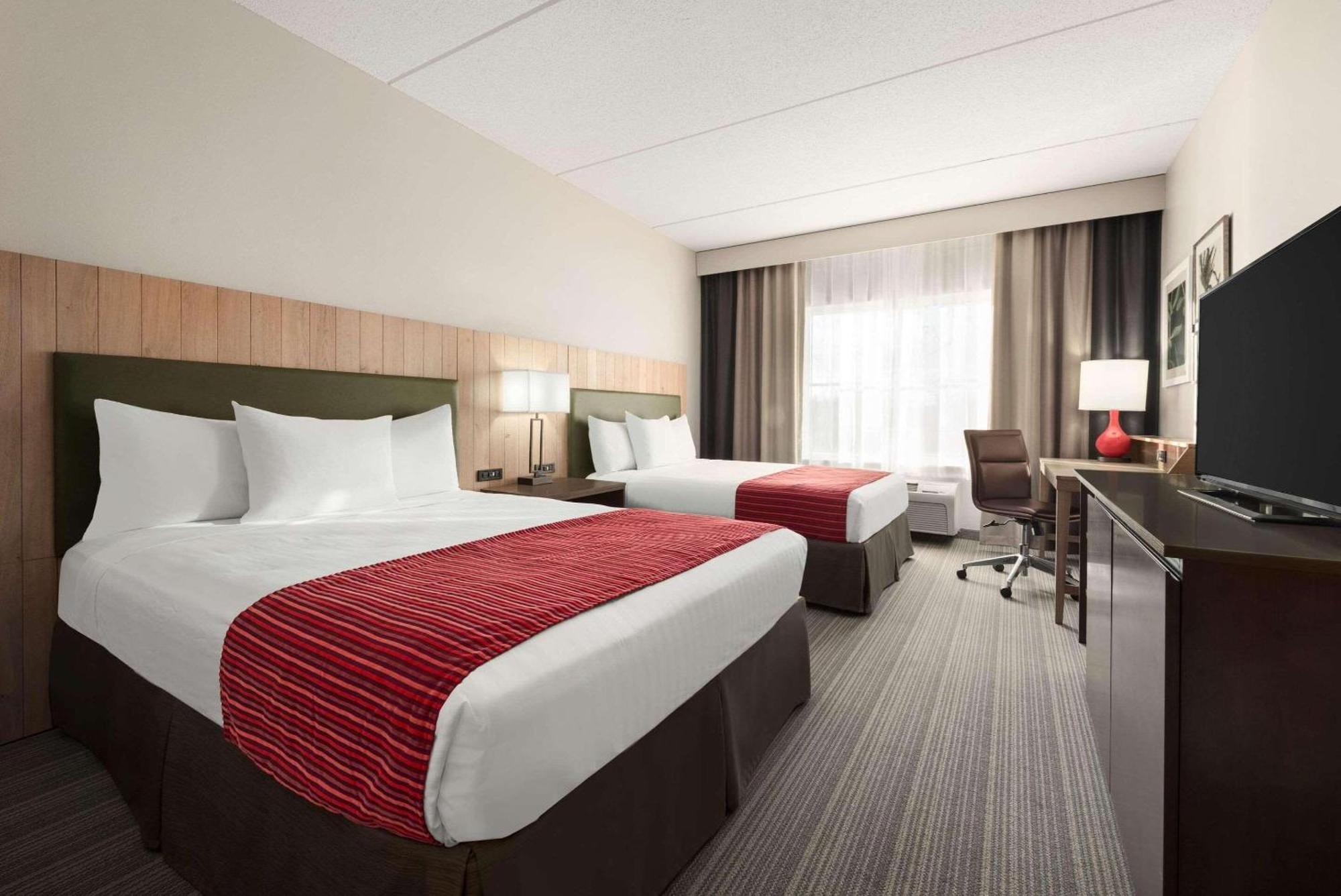 Hotel Country & By Radisson, North, Mn