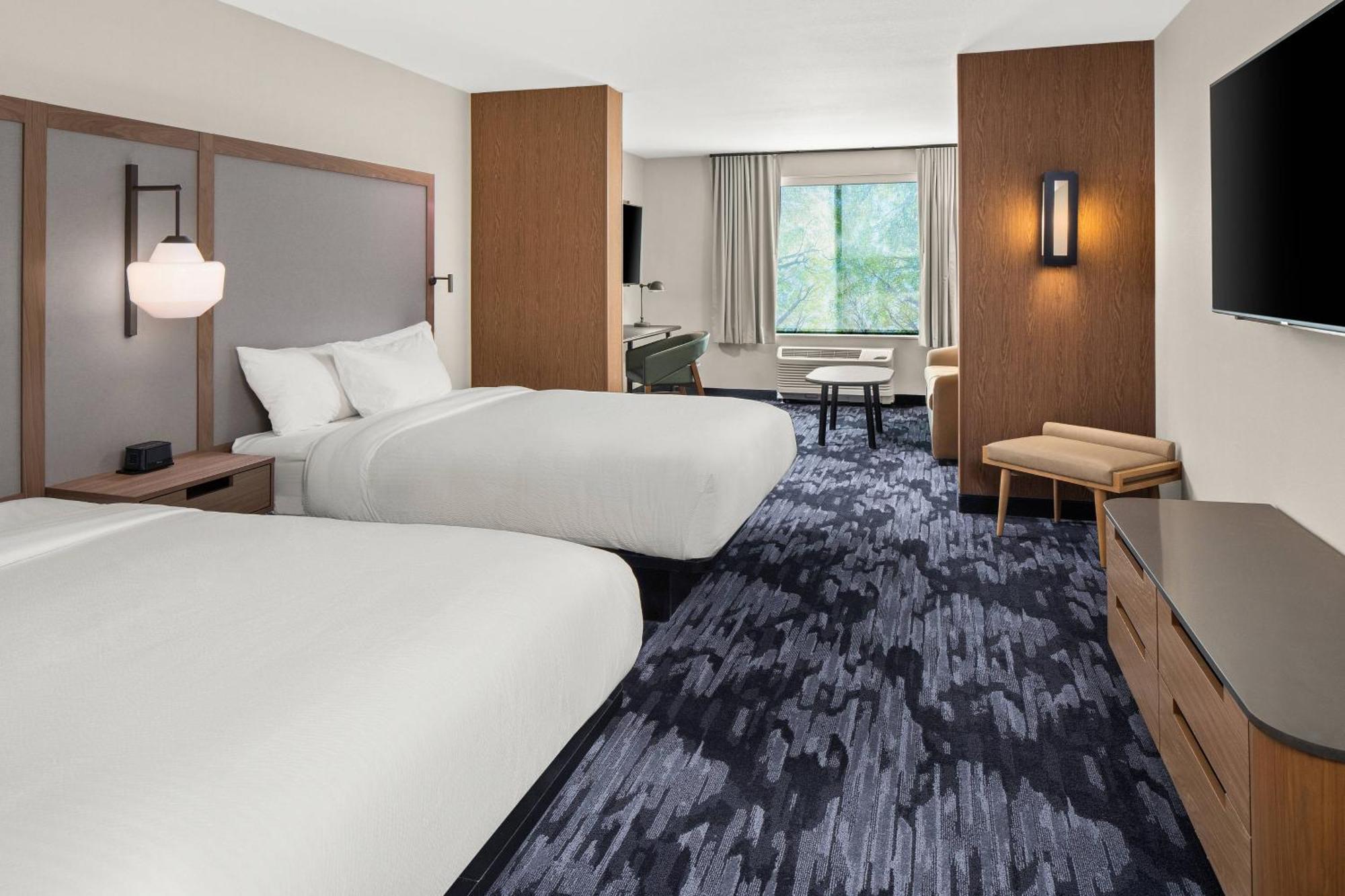 Hotel Fairfield By Marriott & 2*