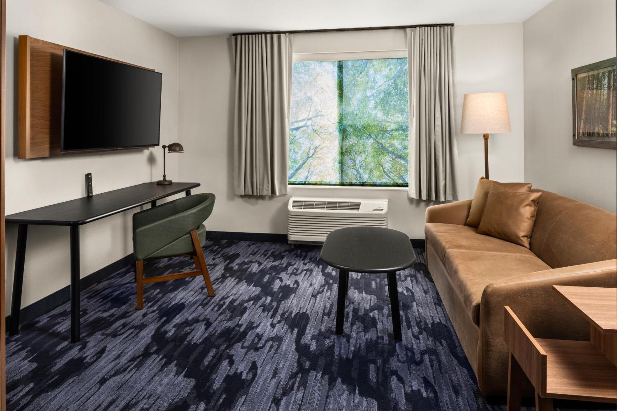 Fairfield By Marriott & Hotel