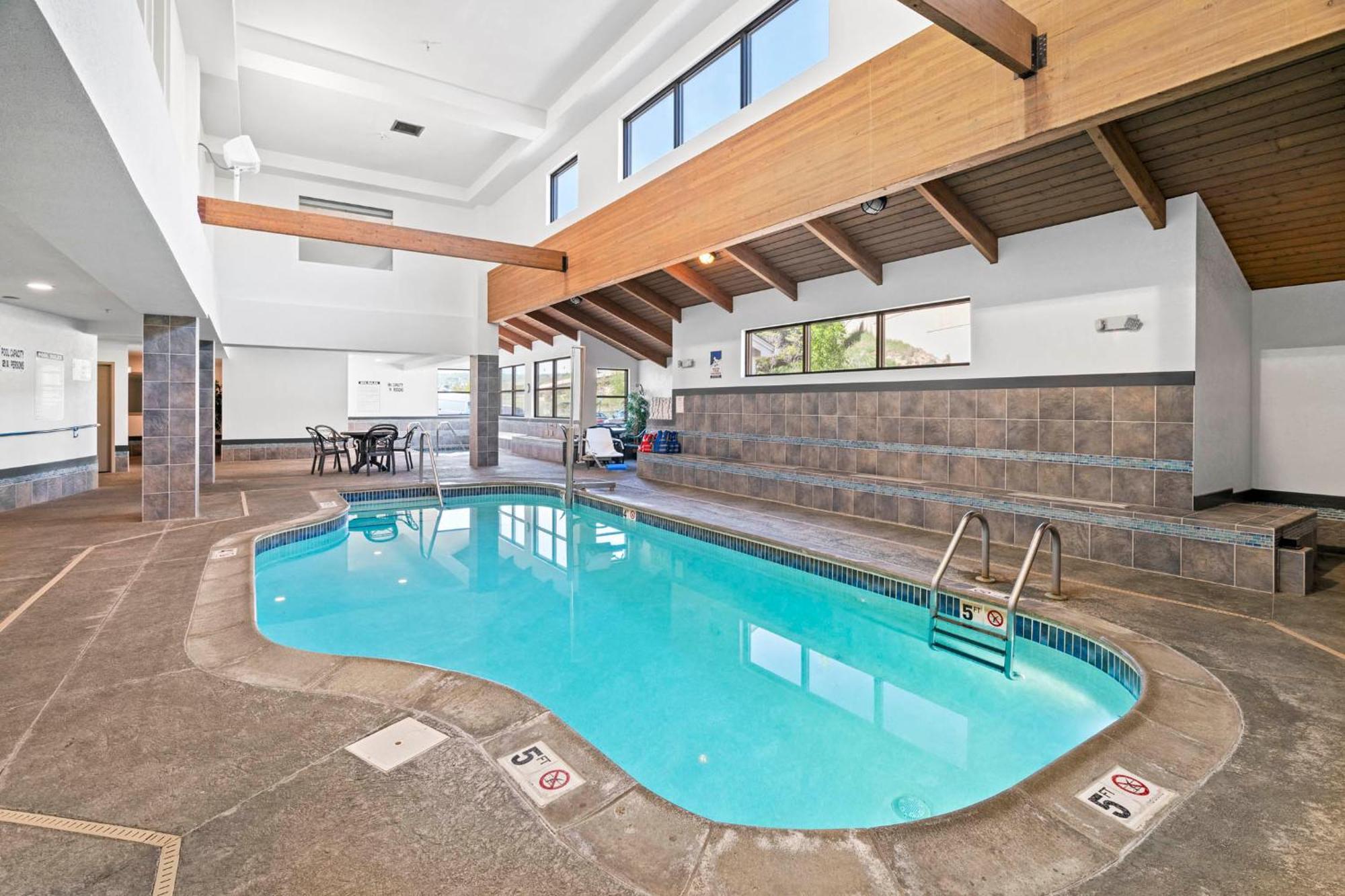 Beacon Pointe On Superior 3*