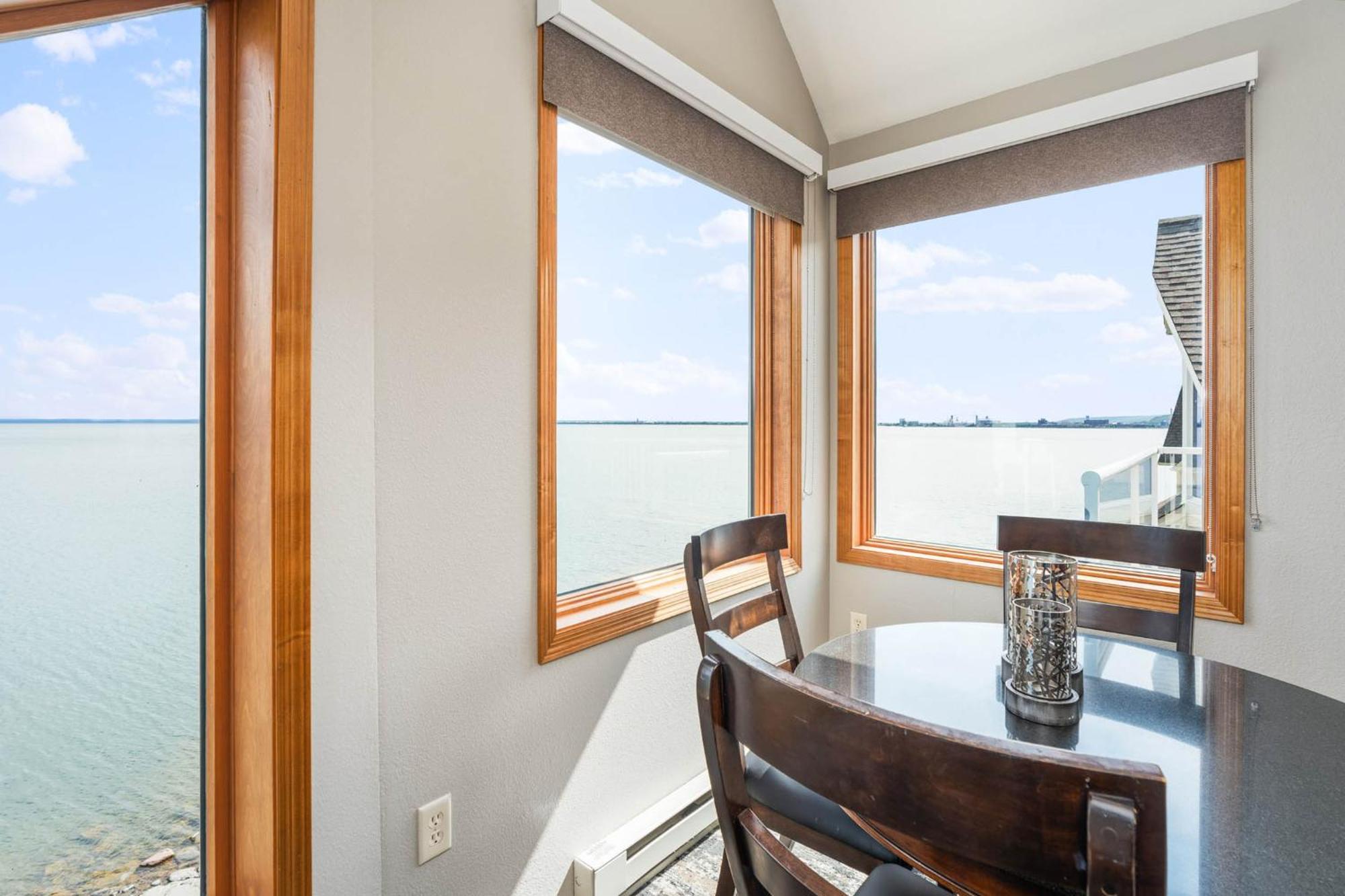 Beacon Pointe On Superior Resort 3*