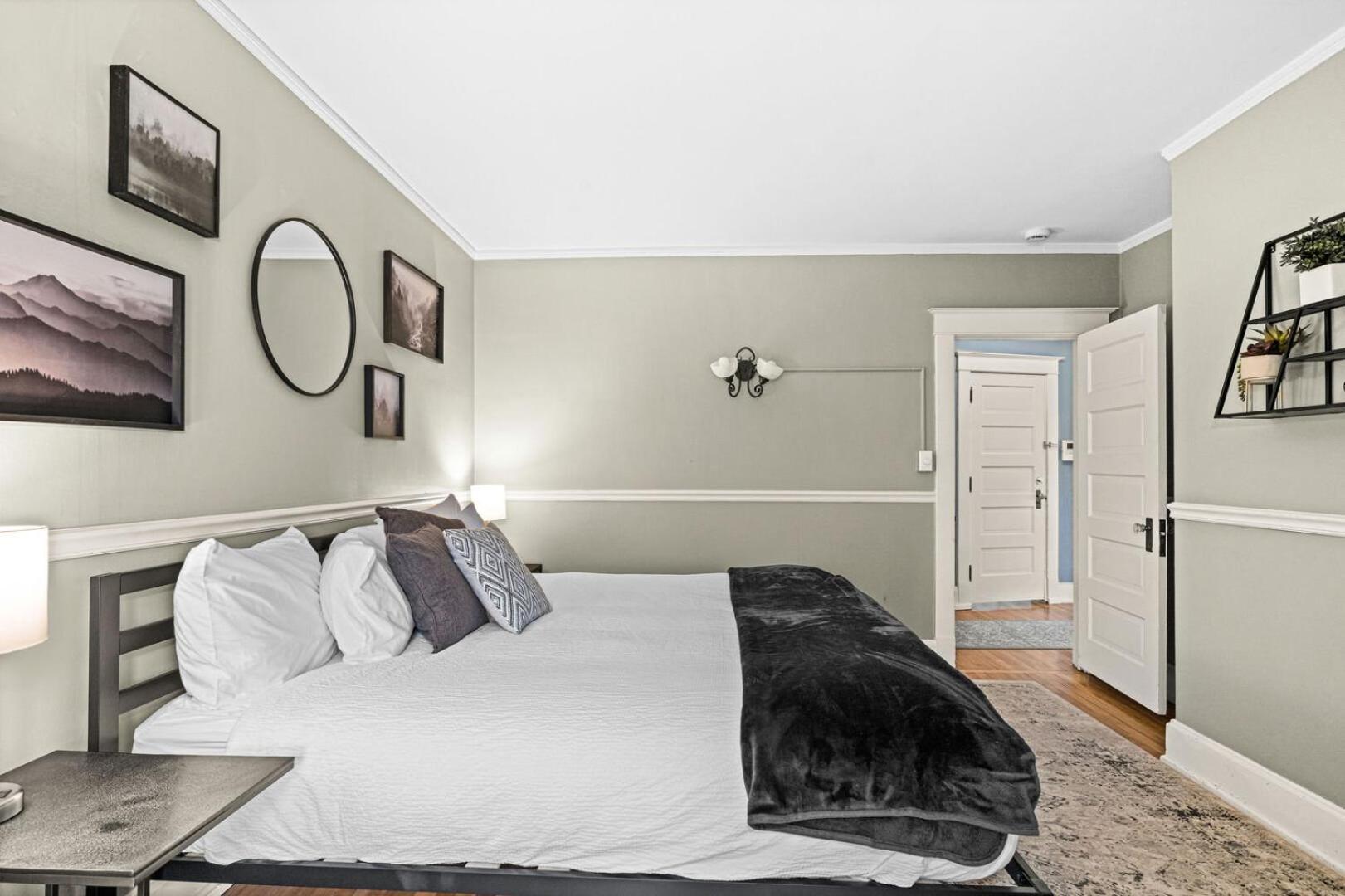 Historic 1200sqft Luxury Ballroom * Duluth