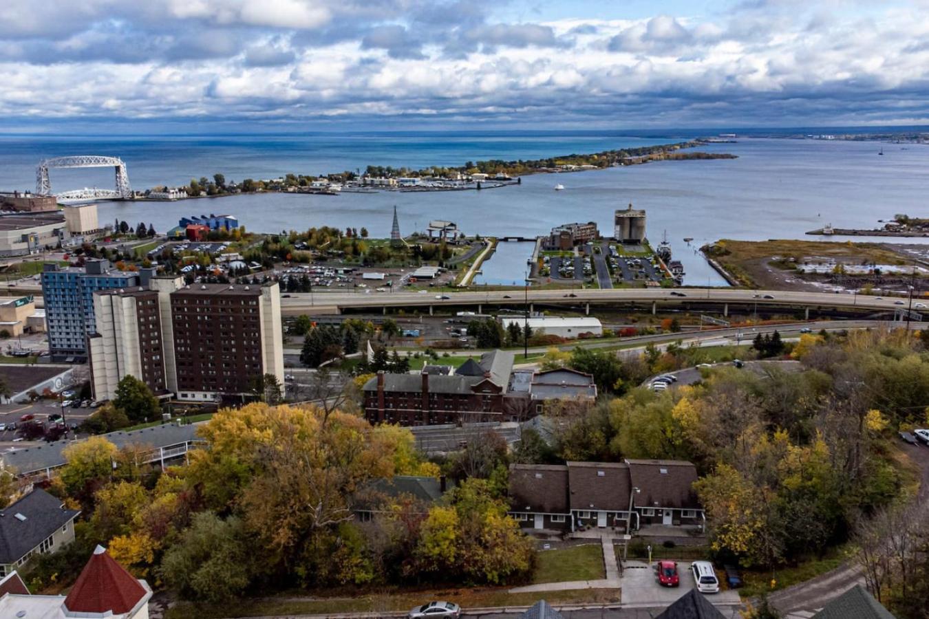 Holiday home Whole House And Lift Bridge Overlook