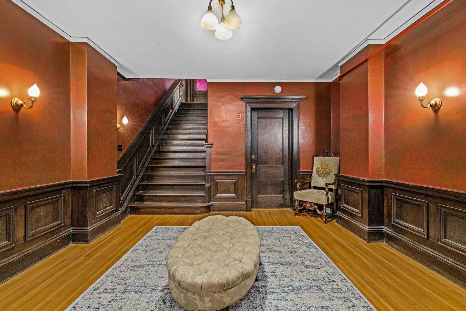Speakeasy Luxury Lower Level Hotel Duluth