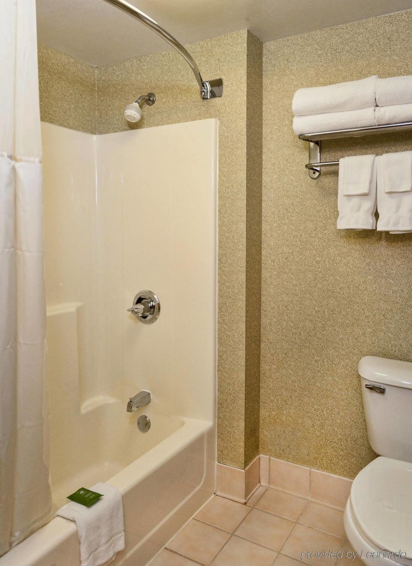 Inn The On Superior 2*
