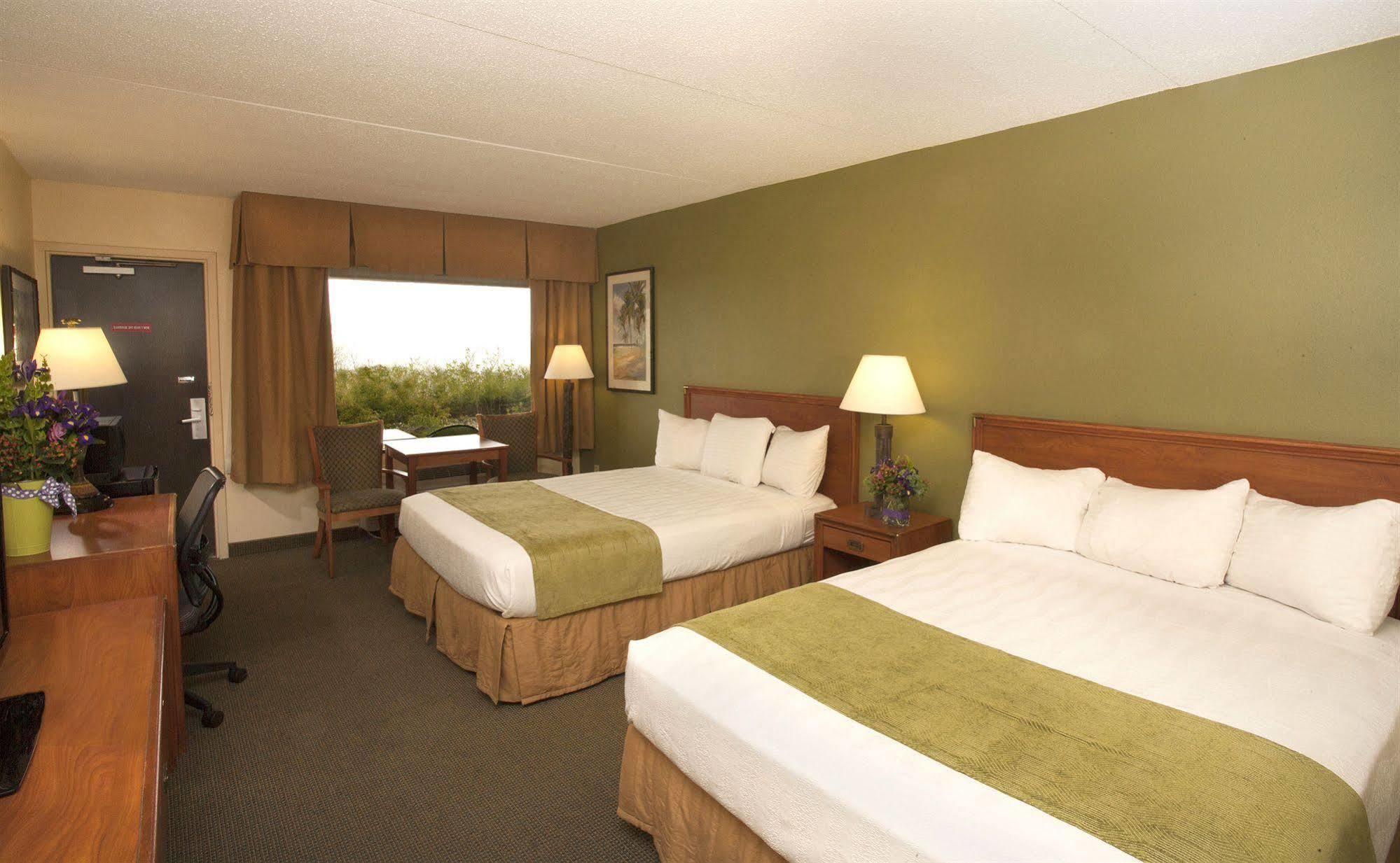 Edgewater Waterpark Resort 3*