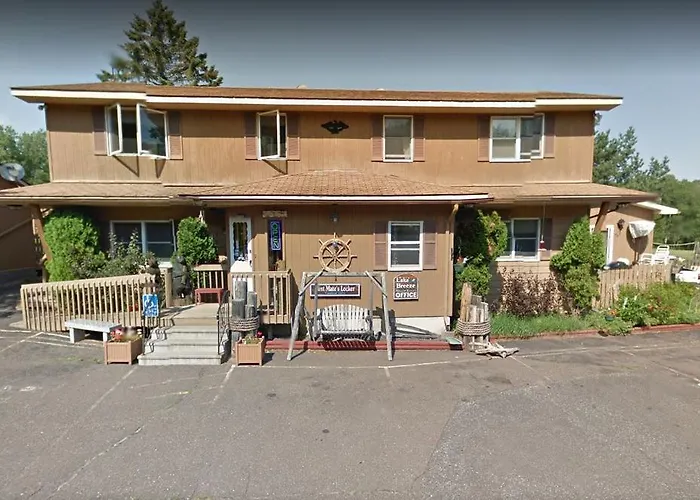 Lake Breeze Motel Resort