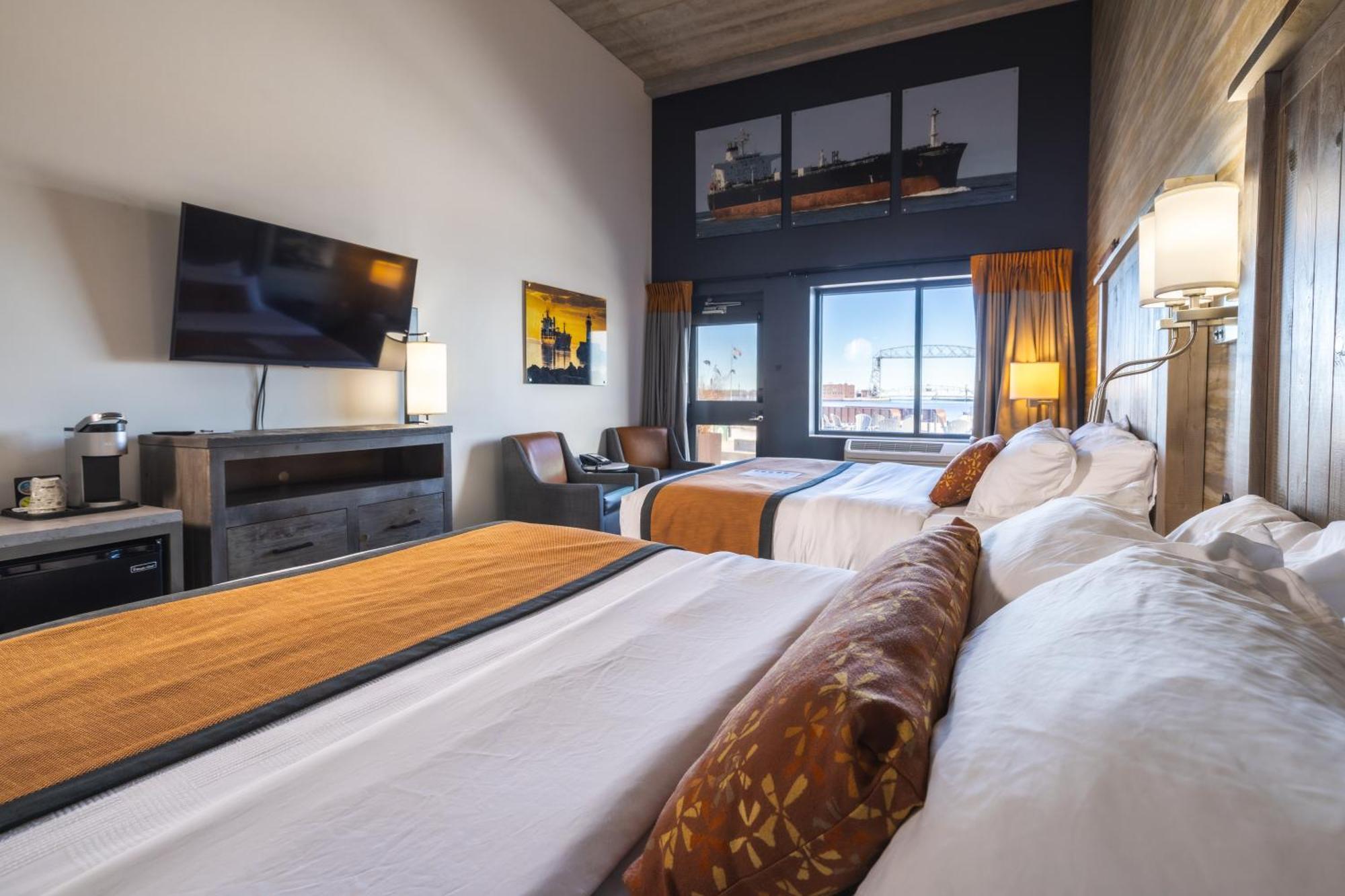 Pier B 5*