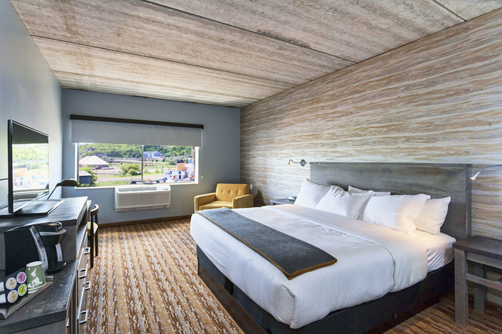 Pier B Hotel 5*