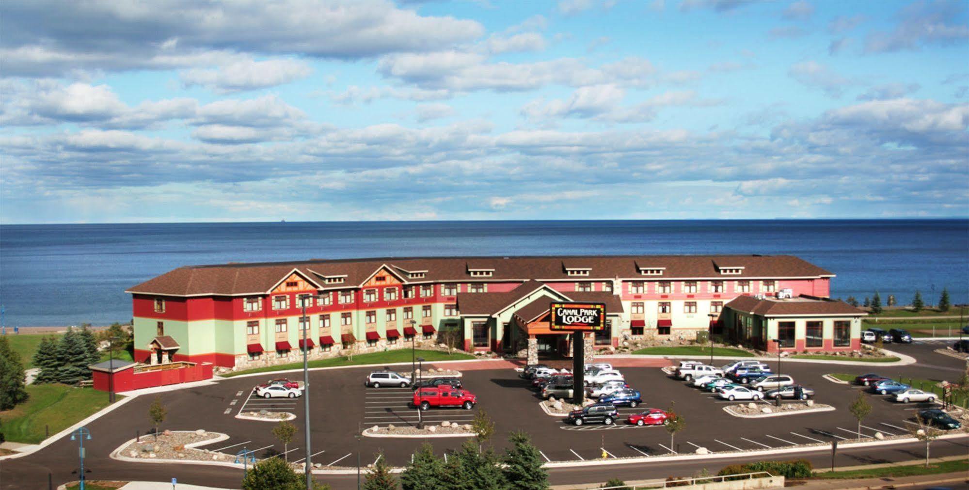 Canal Park 3*