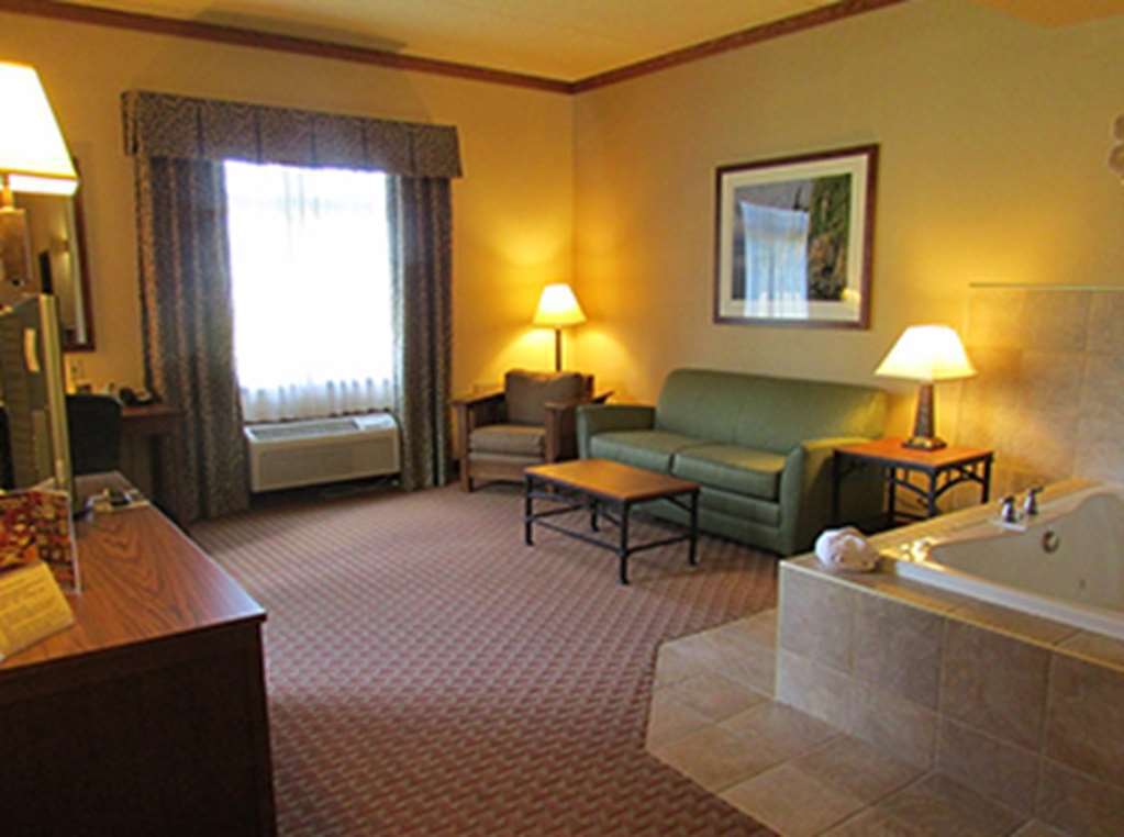 Canal Park Hotel 3*
