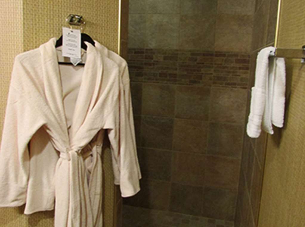 Canal Park Hotel 3*